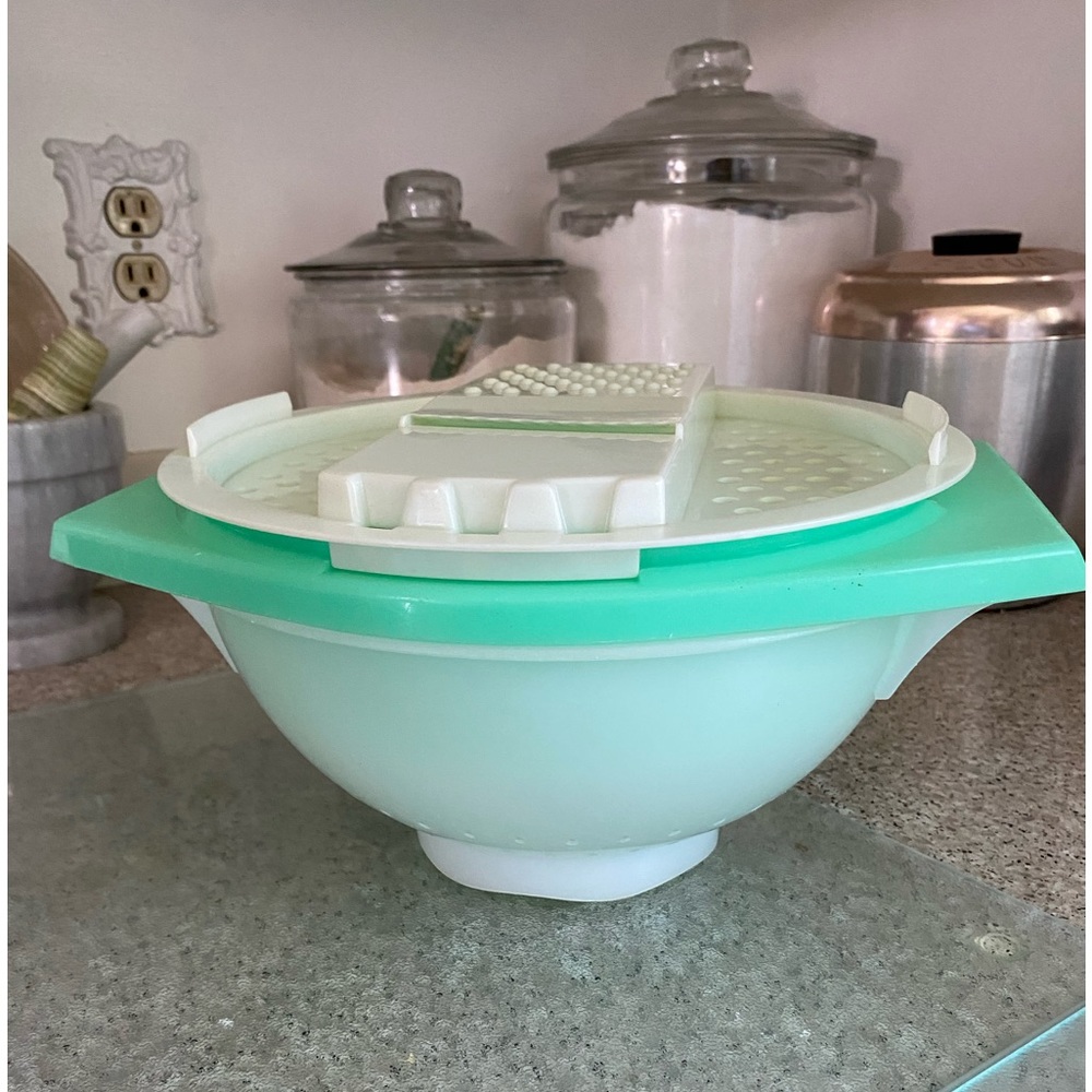 Vintage TUPPERWARE Colander/Bowl/Grater Combo